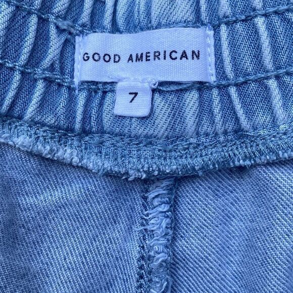 Good American Light Blue Denim Pull On Elastic Waist Shorts Size 7 2X 42” Waist - Picture 3 of 4
